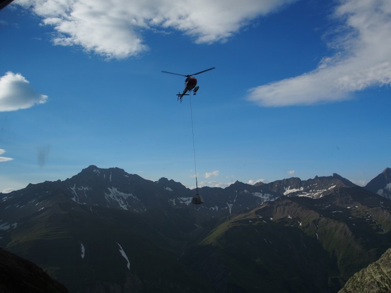 Lisää bisseä tuvalle.
