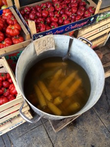 Ehkä maailman paras snäki, suolavedessä keitetty kuuma maissi!