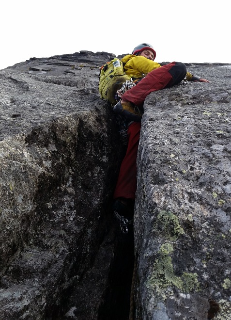 Tätä oli paljon. Leveää, märkää ja epämukavaa halkeamaa. Meillä oli mukana vain yksi nelosen kamu. Toinenkin olisi ollut ihan kiva, niin ei olisi tarvinnut jättää joitakin kp:tä lyhyiksi.