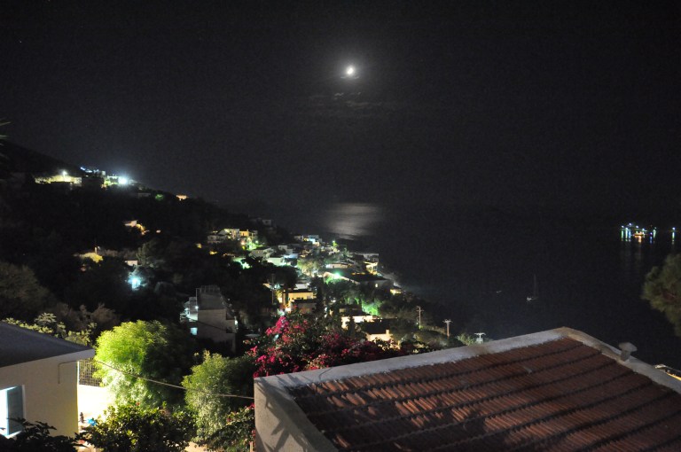 Maagista iltamaisemaa.