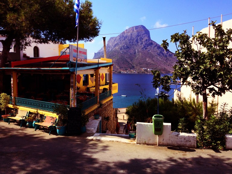 Kylänraitilla on tunnelmaa...