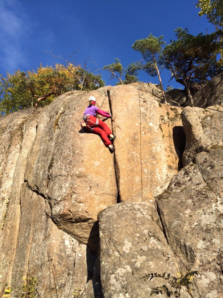 Leena Hopeasurffarilla (5), oli vaikea! Ei mennyt puhtaasti liidissä eikä yläköydelläkään, melkoinen pähkinä purtavaksi.