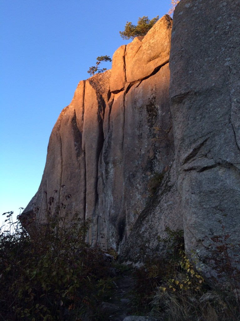 Jotain piti jättää myös seuraavaan kertaan. Pasuunaa (6) ei neljättä päivää kulutetuilla kiipeilylihaksilla enää tohdittu yrittää.