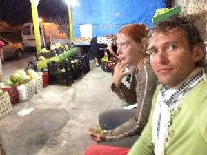 Ja vihanneskaupan kautta takaisin.